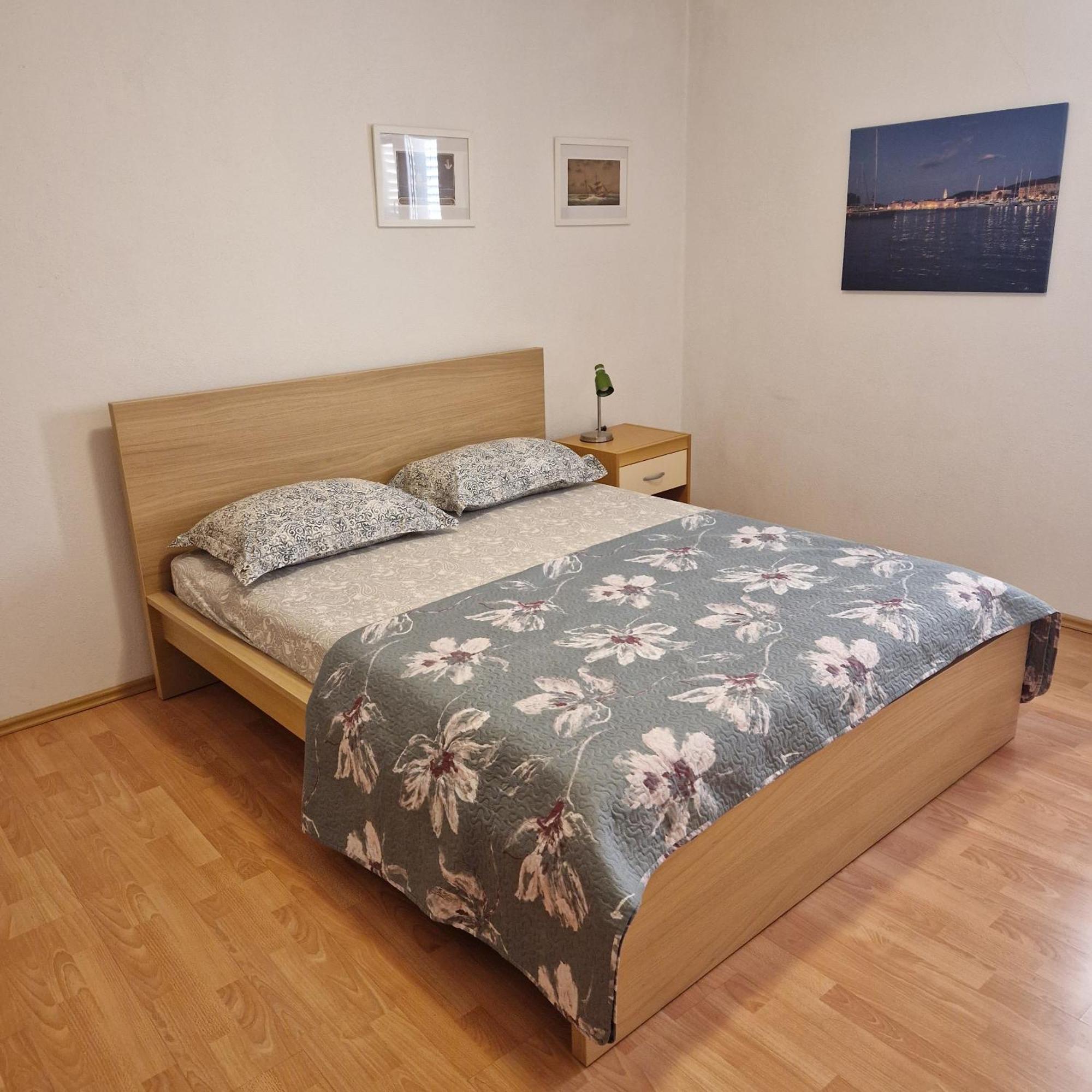 Apartments Marinko Stari Grad  Luaran gambar