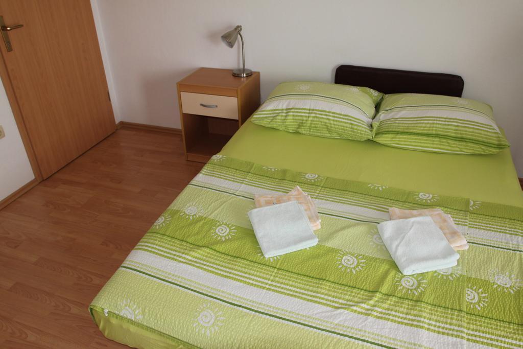Apartments Marinko Stari Grad  Bilik gambar