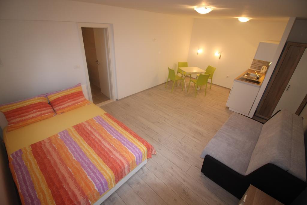 Apartments Marinko Stari Grad  Luaran gambar