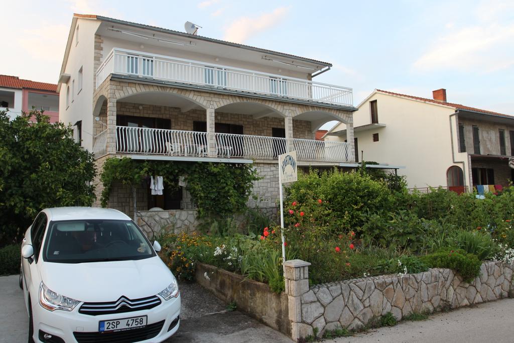 Apartments Marinko Stari Grad  Luaran gambar