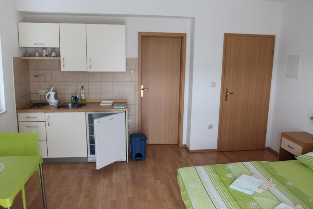 Apartments Marinko Stari Grad  Bilik gambar